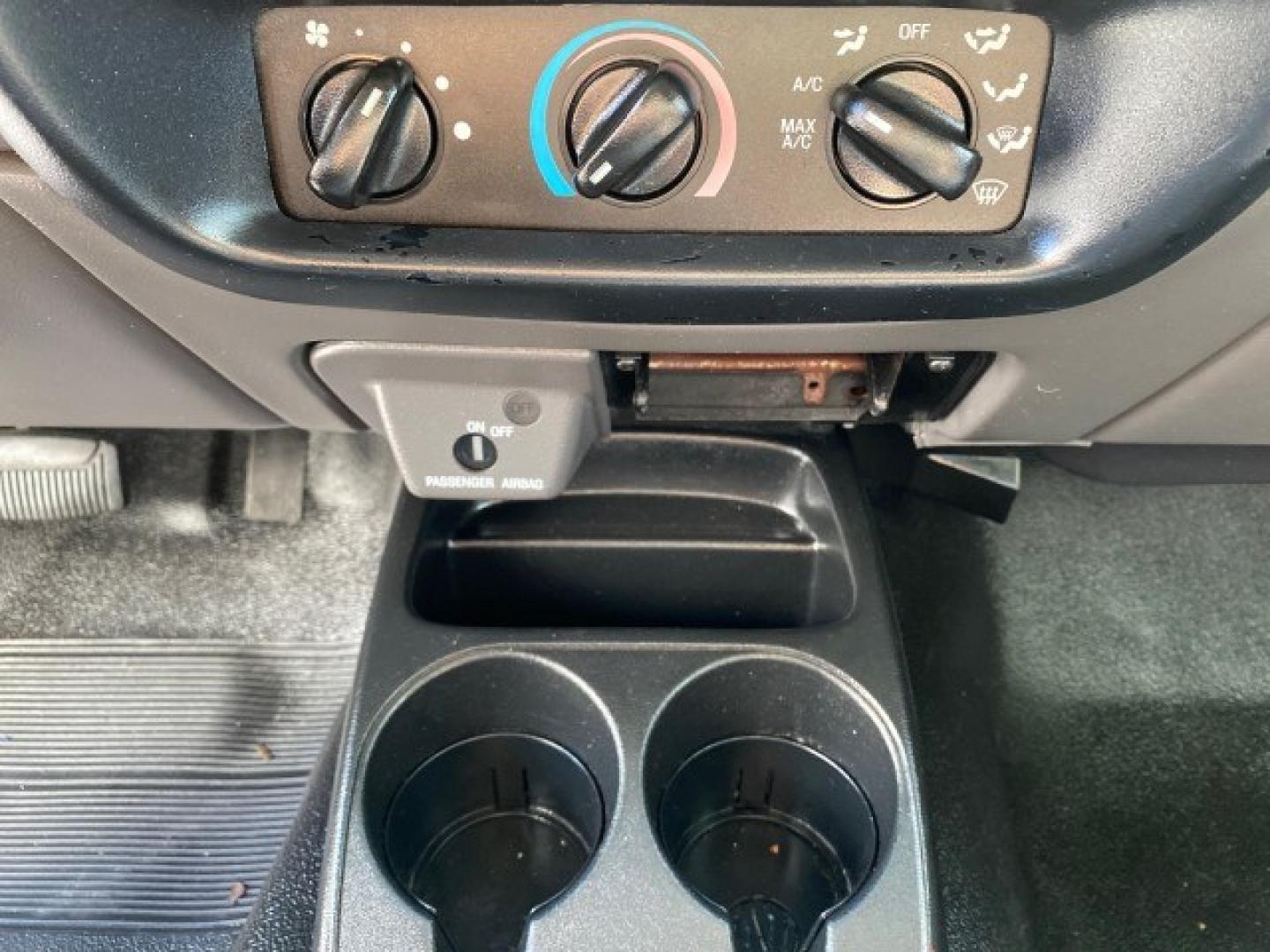 2002 Oxford White /Dark Graphite Ford Ranger XL AUTO AC LOW MILES 40,403 (1FTYR10D42T) with an 2.3L DOHC SEFI 16-Valve 4-Cyl Engine engine, Automatic transmission, located at 4701 North Dixie Hwy, Pompano Beach, FL, 33064, (954) 422-2889, 26.240938, -80.123474 - OUR WEBPAGE FLORIDACARS1.COM HAS OVER 100 PHOTOS AND FREE CARFAX LINK 2002 Ford Ranger XL Pickup 2.3L I4 F Gasoline 28 MPG Rear Wheel Drive Features ABS Brakes Air Conditioning AM/FM Stereo Automatic Transmission Vinyl Seats Power Locks Power Mirrors Power Windows 2002 Ford Ranger XL is a fantastic- Photo#58