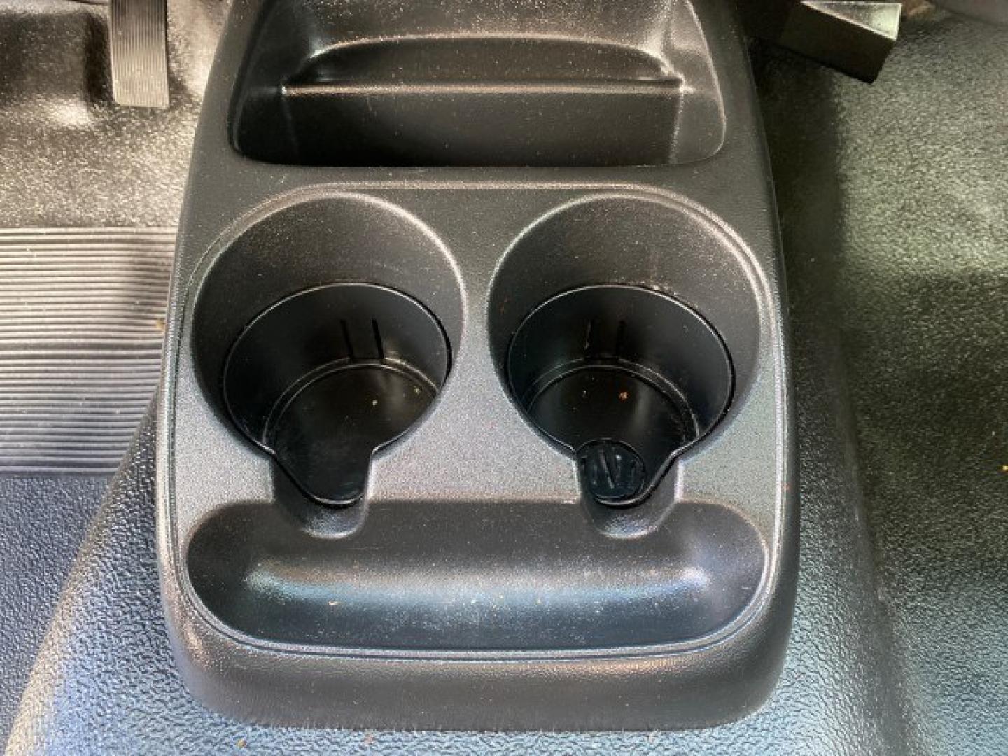 2002 Oxford White /Dark Graphite Ford Ranger XL AUTO AC LOW MILES 40,403 (1FTYR10D42T) with an 2.3L DOHC SEFI 16-Valve 4-Cyl Engine engine, Automatic transmission, located at 4701 North Dixie Hwy, Pompano Beach, FL, 33064, (954) 422-2889, 26.240938, -80.123474 - OUR WEBPAGE FLORIDACARS1.COM HAS OVER 100 PHOTOS AND FREE CARFAX LINK 2002 Ford Ranger XL Pickup 2.3L I4 F Gasoline 28 MPG Rear Wheel Drive Features ABS Brakes Air Conditioning AM/FM Stereo Automatic Transmission Vinyl Seats Power Locks Power Mirrors Power Windows 2002 Ford Ranger XL is a fantastic- Photo#59