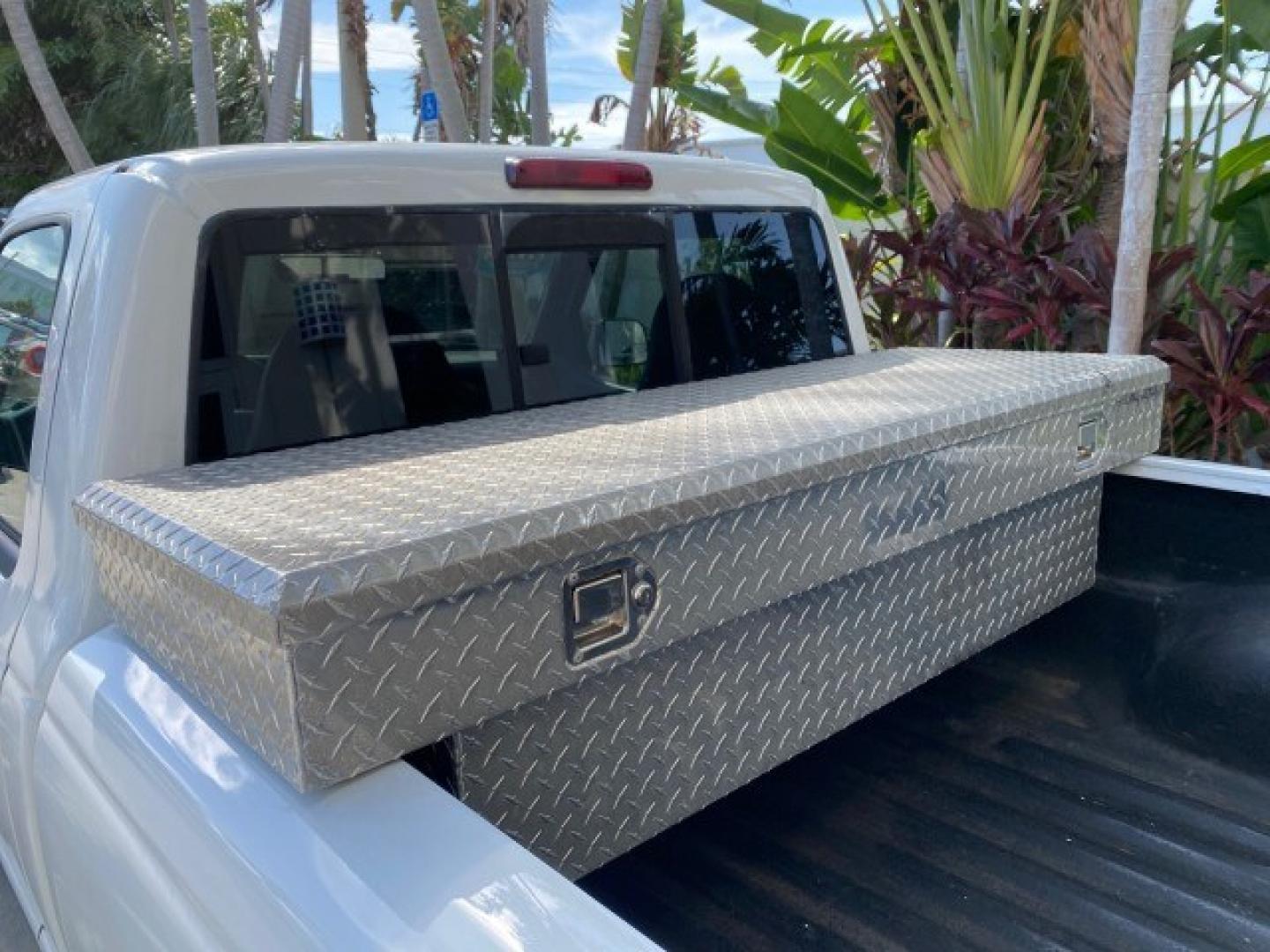 2002 Oxford White /Dark Graphite Ford Ranger XL AUTO AC LOW MILES 40,403 (1FTYR10D42T) with an 2.3L DOHC SEFI 16-Valve 4-Cyl Engine engine, Automatic transmission, located at 4701 North Dixie Hwy, Pompano Beach, FL, 33064, (954) 422-2889, 26.240938, -80.123474 - OUR WEBPAGE FLORIDACARS1.COM HAS OVER 100 PHOTOS AND FREE CARFAX LINK 2002 Ford Ranger XL Pickup 2.3L I4 F Gasoline 28 MPG Rear Wheel Drive Features ABS Brakes Air Conditioning AM/FM Stereo Automatic Transmission Vinyl Seats Power Locks Power Mirrors Power Windows 2002 Ford Ranger XL is a fantastic- Photo#74