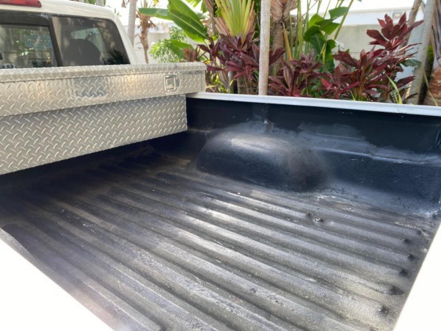2002 Oxford White /Dark Graphite Ford Ranger XL AUTO AC LOW MILES 40,403 (1FTYR10D42T) with an 2.3L DOHC SEFI 16-Valve 4-Cyl Engine engine, Automatic transmission, located at 4701 North Dixie Hwy, Pompano Beach, FL, 33064, (954) 422-2889, 26.240938, -80.123474 - OUR WEBPAGE FLORIDACARS1.COM HAS OVER 100 PHOTOS AND FREE CARFAX LINK 2002 Ford Ranger XL Pickup 2.3L I4 F Gasoline 28 MPG Rear Wheel Drive Features ABS Brakes Air Conditioning AM/FM Stereo Automatic Transmission Vinyl Seats Power Locks Power Mirrors Power Windows 2002 Ford Ranger XL is a fantastic- Photo#75