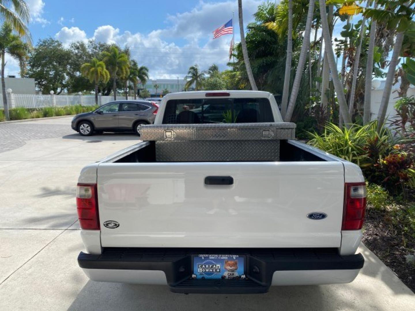 2002 Oxford White /Dark Graphite Ford Ranger XL AUTO AC LOW MILES 40,403 (1FTYR10D42T) with an 2.3L DOHC SEFI 16-Valve 4-Cyl Engine engine, Automatic transmission, located at 4701 North Dixie Hwy, Pompano Beach, FL, 33064, (954) 422-2889, 26.240938, -80.123474 - OUR WEBPAGE FLORIDACARS1.COM HAS OVER 100 PHOTOS AND FREE CARFAX LINK 2002 Ford Ranger XL Pickup 2.3L I4 F Gasoline 28 MPG Rear Wheel Drive Features ABS Brakes Air Conditioning AM/FM Stereo Automatic Transmission Vinyl Seats Power Locks Power Mirrors Power Windows 2002 Ford Ranger XL is a fantastic- Photo#80