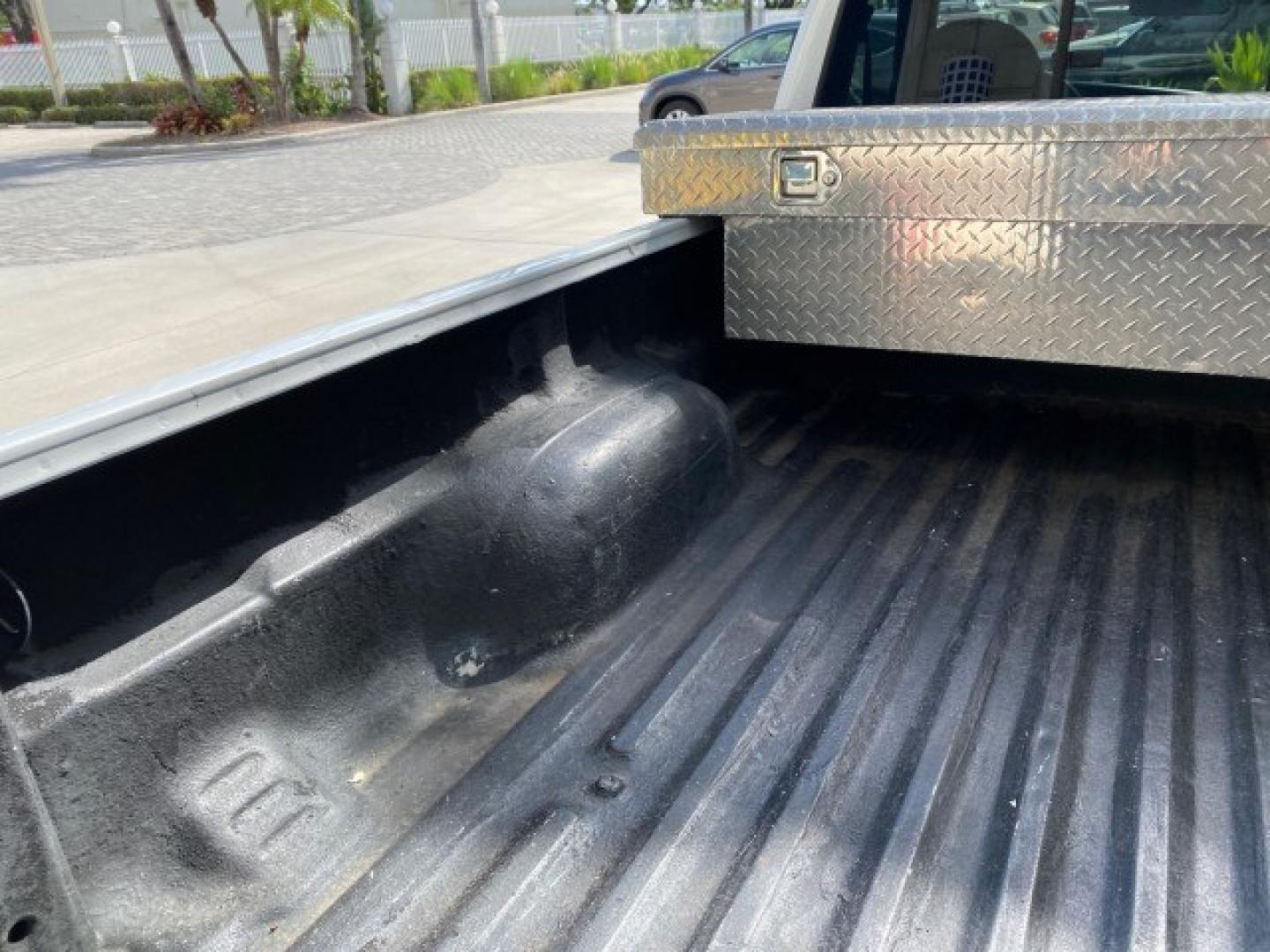 2002 Oxford White /Dark Graphite Ford Ranger XL AUTO AC LOW MILES 40,403 (1FTYR10D42T) with an 2.3L DOHC SEFI 16-Valve 4-Cyl Engine engine, Automatic transmission, located at 4701 North Dixie Hwy, Pompano Beach, FL, 33064, (954) 422-2889, 26.240938, -80.123474 - OUR WEBPAGE FLORIDACARS1.COM HAS OVER 100 PHOTOS AND FREE CARFAX LINK 2002 Ford Ranger XL Pickup 2.3L I4 F Gasoline 28 MPG Rear Wheel Drive Features ABS Brakes Air Conditioning AM/FM Stereo Automatic Transmission Vinyl Seats Power Locks Power Mirrors Power Windows 2002 Ford Ranger XL is a fantastic- Photo#89