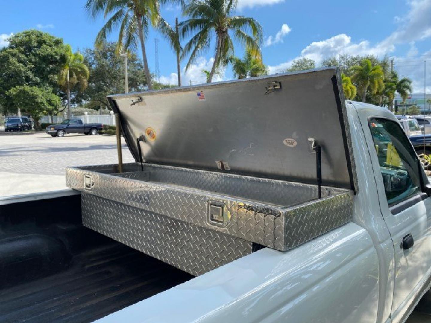 2002 Oxford White /Dark Graphite Ford Ranger XL AUTO AC LOW MILES 40,403 (1FTYR10D42T) with an 2.3L DOHC SEFI 16-Valve 4-Cyl Engine engine, Automatic transmission, located at 4701 North Dixie Hwy, Pompano Beach, FL, 33064, (954) 422-2889, 26.240938, -80.123474 - OUR WEBPAGE FLORIDACARS1.COM HAS OVER 100 PHOTOS AND FREE CARFAX LINK 2002 Ford Ranger XL Pickup 2.3L I4 F Gasoline 28 MPG Rear Wheel Drive Features ABS Brakes Air Conditioning AM/FM Stereo Automatic Transmission Vinyl Seats Power Locks Power Mirrors Power Windows 2002 Ford Ranger XL is a fantastic- Photo#98