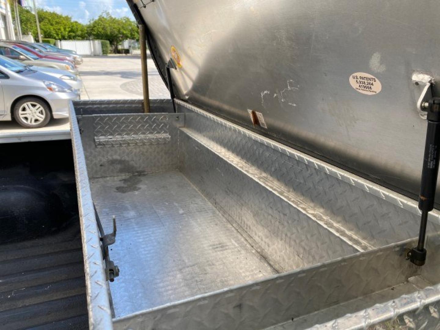 2002 Oxford White /Dark Graphite Ford Ranger XL AUTO AC LOW MILES 40,403 (1FTYR10D42T) with an 2.3L DOHC SEFI 16-Valve 4-Cyl Engine engine, Automatic transmission, located at 4701 North Dixie Hwy, Pompano Beach, FL, 33064, (954) 422-2889, 26.240938, -80.123474 - OUR WEBPAGE FLORIDACARS1.COM HAS OVER 100 PHOTOS AND FREE CARFAX LINK 2002 Ford Ranger XL Pickup 2.3L I4 F Gasoline 28 MPG Rear Wheel Drive Features ABS Brakes Air Conditioning AM/FM Stereo Automatic Transmission Vinyl Seats Power Locks Power Mirrors Power Windows 2002 Ford Ranger XL is a fantastic- Photo#99
