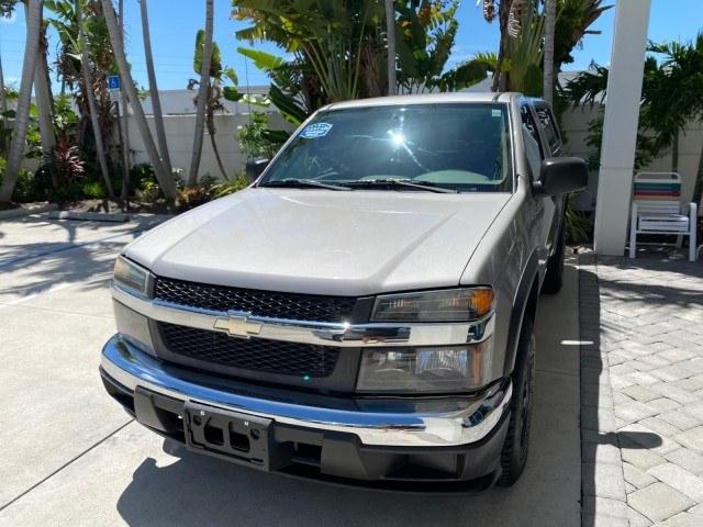 2004 Silver Birch Metallic /Medium Dark Pewter Chevrolet Colorado LS Z85 LOW MILES 37,582 4WD (1GCDT148448) with an 2.8L DOHC 4-Cyl MFI Engine engine, Automatic transmission, located at 4701 North Dixie Hwy, Pompano Beach, FL, 33064, (954) 422-2889, 26.240938, -80.123474 - OUR WEBPAGE FLORIDACARS1.COM HAS OVER 100 PHOTOS AND FREE CARFAX LINK 2004 Chevrolet Colorado LS Z85 Pickup 2.8L I4 F DOHC Gasoline 23 MPG Rear Wheel Drive w/ 4X4 Features 4WD/AWD ABS Brakes Air Conditioning AM/FM Stereo Automatic Transmission Bed Cover Cloth Seats 2004 Chevrolet Colorado LS Z85 Reg- Photo#3