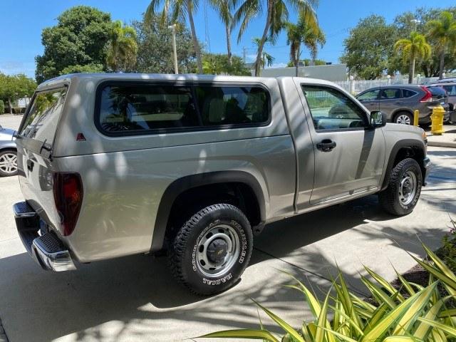 2004 Silver Birch Metallic /Medium Dark Pewter Chevrolet Colorado LS Z85 LOW MILES 37,582 4WD (1GCDT148448) with an 2.8L DOHC 4-Cyl MFI Engine engine, Automatic transmission, located at 4701 North Dixie Hwy, Pompano Beach, FL, 33064, (954) 422-2889, 26.240938, -80.123474 - OUR WEBPAGE FLORIDACARS1.COM HAS OVER 100 PHOTOS AND FREE CARFAX LINK 2004 Chevrolet Colorado LS Z85 Pickup 2.8L I4 F DOHC Gasoline 23 MPG Rear Wheel Drive w/ 4X4 Features 4WD/AWD ABS Brakes Air Conditioning AM/FM Stereo Automatic Transmission Bed Cover Cloth Seats 2004 Chevrolet Colorado LS Z85 Reg- Photo#7