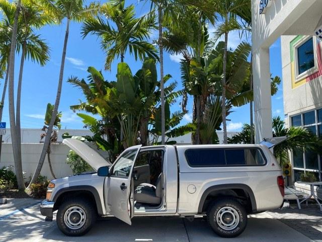 2004 Silver Birch Metallic /Medium Dark Pewter Chevrolet Colorado LS Z85 LOW MILES 37,582 4WD (1GCDT148448) with an 2.8L DOHC 4-Cyl MFI Engine engine, Automatic transmission, located at 4701 North Dixie Hwy, Pompano Beach, FL, 33064, (954) 422-2889, 26.240938, -80.123474 - OUR WEBPAGE FLORIDACARS1.COM HAS OVER 100 PHOTOS AND FREE CARFAX LINK 2004 Chevrolet Colorado LS Z85 Pickup 2.8L I4 F DOHC Gasoline 23 MPG Rear Wheel Drive w/ 4X4 Features 4WD/AWD ABS Brakes Air Conditioning AM/FM Stereo Automatic Transmission Bed Cover Cloth Seats 2004 Chevrolet Colorado LS Z85 Reg- Photo#8