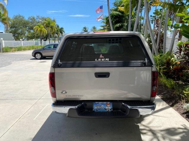 2004 Silver Birch Metallic /Medium Dark Pewter Chevrolet Colorado LS Z85 LOW MILES 37,582 4WD (1GCDT148448) with an 2.8L DOHC 4-Cyl MFI Engine engine, Automatic transmission, located at 4701 North Dixie Hwy, Pompano Beach, FL, 33064, (954) 422-2889, 26.240938, -80.123474 - OUR WEBPAGE FLORIDACARS1.COM HAS OVER 100 PHOTOS AND FREE CARFAX LINK 2004 Chevrolet Colorado LS Z85 Pickup 2.8L I4 F DOHC Gasoline 23 MPG Rear Wheel Drive w/ 4X4 Features 4WD/AWD ABS Brakes Air Conditioning AM/FM Stereo Automatic Transmission Bed Cover Cloth Seats 2004 Chevrolet Colorado LS Z85 Reg- Photo#34