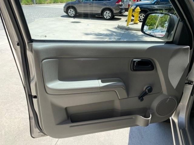 2004 Silver Birch Metallic /Medium Dark Pewter Chevrolet Colorado LS Z85 LOW MILES 37,582 4WD (1GCDT148448) with an 2.8L DOHC 4-Cyl MFI Engine engine, Automatic transmission, located at 4701 North Dixie Hwy, Pompano Beach, FL, 33064, (954) 422-2889, 26.240938, -80.123474 - OUR WEBPAGE FLORIDACARS1.COM HAS OVER 100 PHOTOS AND FREE CARFAX LINK 2004 Chevrolet Colorado LS Z85 Pickup 2.8L I4 F DOHC Gasoline 23 MPG Rear Wheel Drive w/ 4X4 Features 4WD/AWD ABS Brakes Air Conditioning AM/FM Stereo Automatic Transmission Bed Cover Cloth Seats 2004 Chevrolet Colorado LS Z85 Reg- Photo#42