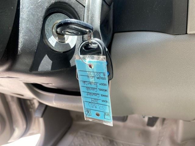 2004 Silver Birch Metallic /Medium Dark Pewter Chevrolet Colorado LS Z85 LOW MILES 37,582 4WD (1GCDT148448) with an 2.8L DOHC 4-Cyl MFI Engine engine, Automatic transmission, located at 4701 North Dixie Hwy, Pompano Beach, FL, 33064, (954) 422-2889, 26.240938, -80.123474 - OUR WEBPAGE FLORIDACARS1.COM HAS OVER 100 PHOTOS AND FREE CARFAX LINK 2004 Chevrolet Colorado LS Z85 Pickup 2.8L I4 F DOHC Gasoline 23 MPG Rear Wheel Drive w/ 4X4 Features 4WD/AWD ABS Brakes Air Conditioning AM/FM Stereo Automatic Transmission Bed Cover Cloth Seats 2004 Chevrolet Colorado LS Z85 Reg- Photo#55