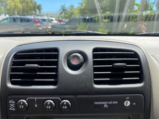 2004 Silver Birch Metallic /Medium Dark Pewter Chevrolet Colorado LS Z85 LOW MILES 37,582 4WD (1GCDT148448) with an 2.8L DOHC 4-Cyl MFI Engine engine, Automatic transmission, located at 4701 North Dixie Hwy, Pompano Beach, FL, 33064, (954) 422-2889, 26.240938, -80.123474 - OUR WEBPAGE FLORIDACARS1.COM HAS OVER 100 PHOTOS AND FREE CARFAX LINK 2004 Chevrolet Colorado LS Z85 Pickup 2.8L I4 F DOHC Gasoline 23 MPG Rear Wheel Drive w/ 4X4 Features 4WD/AWD ABS Brakes Air Conditioning AM/FM Stereo Automatic Transmission Bed Cover Cloth Seats 2004 Chevrolet Colorado LS Z85 Reg- Photo#57