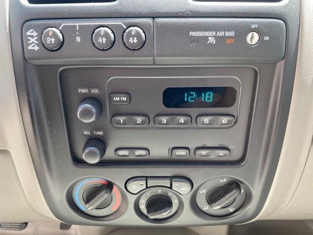 2004 Silver Birch Metallic /Medium Dark Pewter Chevrolet Colorado LS Z85 LOW MILES 37,582 4WD (1GCDT148448) with an 2.8L DOHC 4-Cyl MFI Engine engine, Automatic transmission, located at 4701 North Dixie Hwy, Pompano Beach, FL, 33064, (954) 422-2889, 26.240938, -80.123474 - OUR WEBPAGE FLORIDACARS1.COM HAS OVER 100 PHOTOS AND FREE CARFAX LINK 2004 Chevrolet Colorado LS Z85 Pickup 2.8L I4 F DOHC Gasoline 23 MPG Rear Wheel Drive w/ 4X4 Features 4WD/AWD ABS Brakes Air Conditioning AM/FM Stereo Automatic Transmission Bed Cover Cloth Seats 2004 Chevrolet Colorado LS Z85 Reg- Photo#58