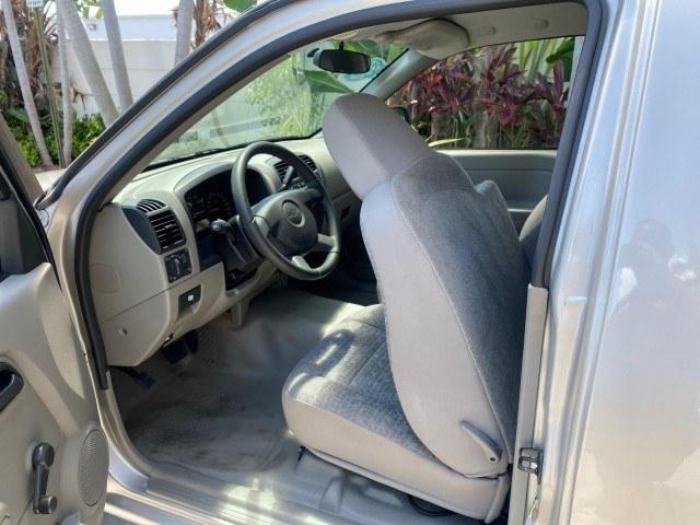 2004 Silver Birch Metallic /Medium Dark Pewter Chevrolet Colorado LS Z85 LOW MILES 37,582 4WD (1GCDT148448) with an 2.8L DOHC 4-Cyl MFI Engine engine, Automatic transmission, located at 4701 North Dixie Hwy, Pompano Beach, FL, 33064, (954) 422-2889, 26.240938, -80.123474 - OUR WEBPAGE FLORIDACARS1.COM HAS OVER 100 PHOTOS AND FREE CARFAX LINK 2004 Chevrolet Colorado LS Z85 Pickup 2.8L I4 F DOHC Gasoline 23 MPG Rear Wheel Drive w/ 4X4 Features 4WD/AWD ABS Brakes Air Conditioning AM/FM Stereo Automatic Transmission Bed Cover Cloth Seats 2004 Chevrolet Colorado LS Z85 Reg- Photo#70