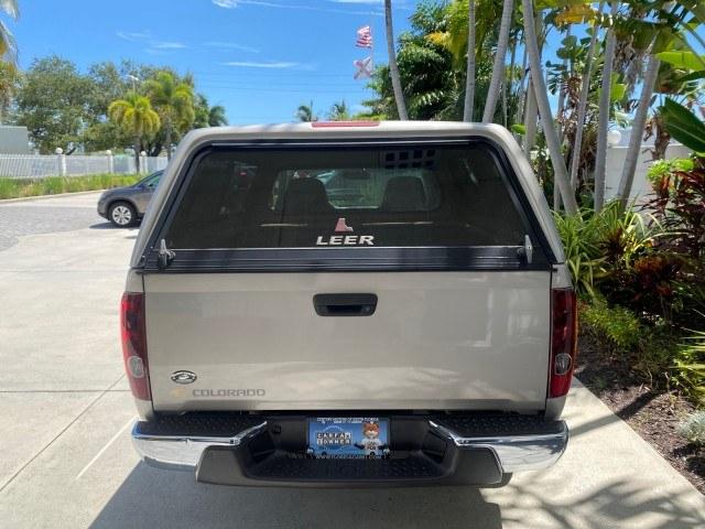 2004 Silver Birch Metallic /Medium Dark Pewter Chevrolet Colorado LS Z85 LOW MILES 37,582 4WD (1GCDT148448) with an 2.8L DOHC 4-Cyl MFI Engine engine, Automatic transmission, located at 4701 North Dixie Hwy, Pompano Beach, FL, 33064, (954) 422-2889, 26.240938, -80.123474 - OUR WEBPAGE FLORIDACARS1.COM HAS OVER 100 PHOTOS AND FREE CARFAX LINK 2004 Chevrolet Colorado LS Z85 Pickup 2.8L I4 F DOHC Gasoline 23 MPG Rear Wheel Drive w/ 4X4 Features 4WD/AWD ABS Brakes Air Conditioning AM/FM Stereo Automatic Transmission Bed Cover Cloth Seats 2004 Chevrolet Colorado LS Z85 Reg- Photo#84