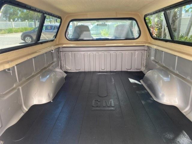 2004 Silver Birch Metallic /Medium Dark Pewter Chevrolet Colorado LS Z85 LOW MILES 37,582 4WD (1GCDT148448) with an 2.8L DOHC 4-Cyl MFI Engine engine, Automatic transmission, located at 4701 North Dixie Hwy, Pompano Beach, FL, 33064, (954) 422-2889, 26.240938, -80.123474 - OUR WEBPAGE FLORIDACARS1.COM HAS OVER 100 PHOTOS AND FREE CARFAX LINK 2004 Chevrolet Colorado LS Z85 Pickup 2.8L I4 F DOHC Gasoline 23 MPG Rear Wheel Drive w/ 4X4 Features 4WD/AWD ABS Brakes Air Conditioning AM/FM Stereo Automatic Transmission Bed Cover Cloth Seats 2004 Chevrolet Colorado LS Z85 Reg- Photo#91