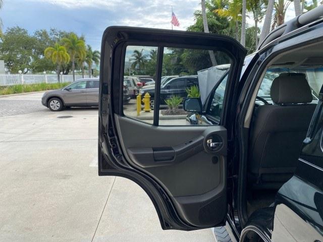 2009 Super Black /Steel Nissan Xterra S LOW MILES 50,980 1 OWNER 4WD (5N1AN08W69C) with an 4.0L V6 Cylinder Engine engine, Automatic transmission, located at 4701 North Dixie Hwy, Pompano Beach, FL, 33064, (954) 422-2889, 26.240938, -80.123474 - OUR WEBPAGE FLORIDACARS1.COM HAS OVER 100 PHOTOS AND FREE CARFAX LINK 2009 Nissan Xterra S 1 OWNER MANUAL TRANSMISSION 4 Door Wagon/Sport Utility 4.0L V6 F DOHC 24V Gasoline 20 MPG Rear Wheel Drive w/ 4X4 Features 4WD/AWD ABS Brakes Air Conditioning Alloy Wheels AM/FM Stereo Automatic Transmission A- Photo#13