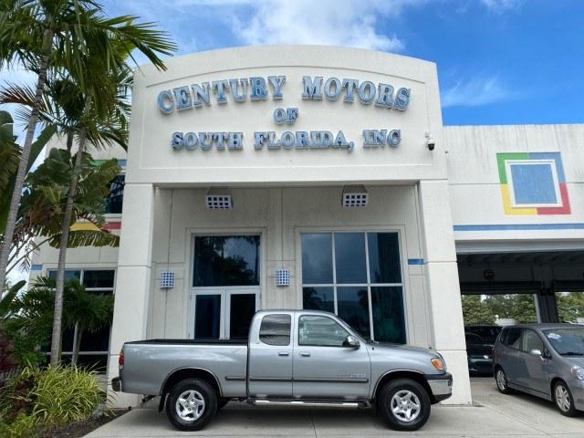 2002 Desert Sand Metallic /Gray Toyota Tundra SR5 LOW MILES 94,632 1 OWNER (5TBRN34102S) with an 3.4L DOHC EFI 24-Valve V6 Engine engine, Automatic transmission, located at 4701 North Dixie Hwy, Pompano Beach, FL, 33064, (954) 422-2889, 26.240938, -80.123474 - OUR WEBPAGE FLORIDACARS1.COM HAS OVER 100 PHOTOS AND FREE CARFAX LINK 2002 Toyota Tundra SR5 1 OWNER 4 Door Extended Cab Pickup 3.4L V6 F DOHC 24V Gasoline 16 MPG Rear Wheel Drive Features Air Conditioning AM/FM Stereo Automatic Transmission Bed Liner Cassette Player CD Audio Cloth Seats Cruise Cont- Photo#0