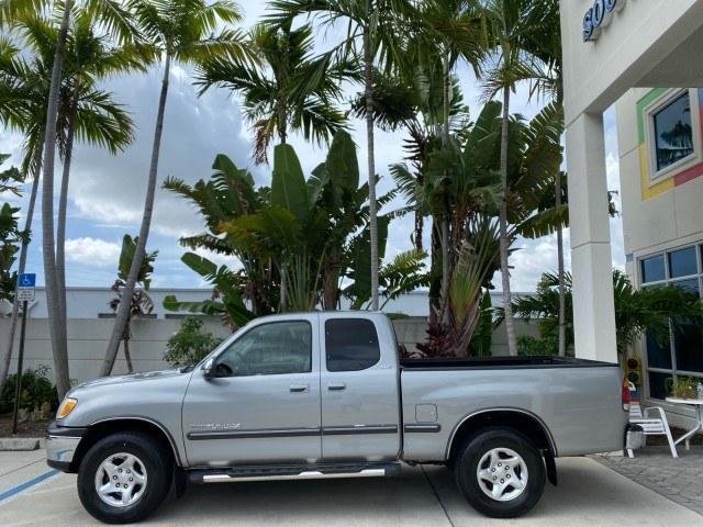 2002 Desert Sand Metallic /Gray Toyota Tundra SR5 LOW MILES 94,632 1 OWNER (5TBRN34102S) with an 3.4L DOHC EFI 24-Valve V6 Engine engine, Automatic transmission, located at 4701 North Dixie Hwy, Pompano Beach, FL, 33064, (954) 422-2889, 26.240938, -80.123474 - OUR WEBPAGE FLORIDACARS1.COM HAS OVER 100 PHOTOS AND FREE CARFAX LINK 2002 Toyota Tundra SR5 1 OWNER 4 Door Extended Cab Pickup 3.4L V6 F DOHC 24V Gasoline 16 MPG Rear Wheel Drive Features Air Conditioning AM/FM Stereo Automatic Transmission Bed Liner Cassette Player CD Audio Cloth Seats Cruise Cont- Photo#4