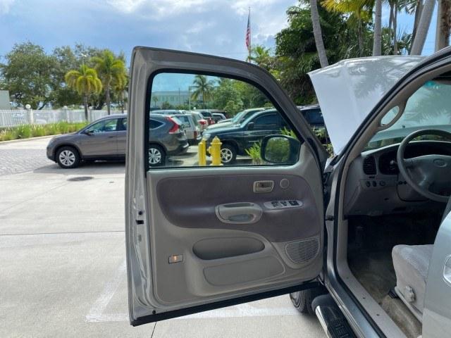 2002 Desert Sand Metallic /Gray Toyota Tundra SR5 LOW MILES 94,632 1 OWNER (5TBRN34102S) with an 3.4L DOHC EFI 24-Valve V6 Engine engine, Automatic transmission, located at 4701 North Dixie Hwy, Pompano Beach, FL, 33064, (954) 422-2889, 26.240938, -80.123474 - OUR WEBPAGE FLORIDACARS1.COM HAS OVER 100 PHOTOS AND FREE CARFAX LINK 2002 Toyota Tundra SR5 1 OWNER 4 Door Extended Cab Pickup 3.4L V6 F DOHC 24V Gasoline 16 MPG Rear Wheel Drive Features Air Conditioning AM/FM Stereo Automatic Transmission Bed Liner Cassette Player CD Audio Cloth Seats Cruise Cont- Photo#9