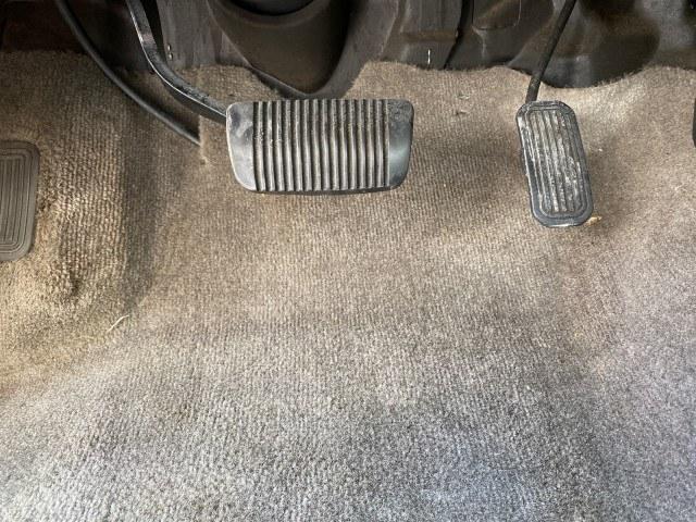 2002 Desert Sand Metallic /Gray Toyota Tundra SR5 LOW MILES 94,632 1 OWNER (5TBRN34102S) with an 3.4L DOHC EFI 24-Valve V6 Engine engine, Automatic transmission, located at 4701 North Dixie Hwy, Pompano Beach, FL, 33064, (954) 422-2889, 26.240938, -80.123474 - OUR WEBPAGE FLORIDACARS1.COM HAS OVER 100 PHOTOS AND FREE CARFAX LINK 2002 Toyota Tundra SR5 1 OWNER 4 Door Extended Cab Pickup 3.4L V6 F DOHC 24V Gasoline 16 MPG Rear Wheel Drive Features Air Conditioning AM/FM Stereo Automatic Transmission Bed Liner Cassette Player CD Audio Cloth Seats Cruise Cont- Photo#56