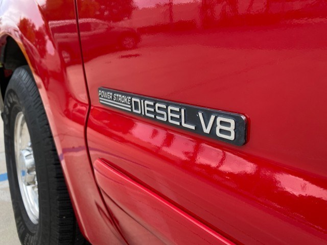 2001 Red /Medium Graphite Ford Super Duty F-250 7.3 TURBO DIESEL XL 1 OWNER (3FTNX20F31M) with an 7.3L DI V8 Turbo-Diesel Power Stroke Engine engine, Automatic transmission, located at 4701 North Dixie Hwy, Pompano Beach, FL, 33064, (954) 422-2889, 26.240938, -80.123474 - OUR WEBPAGE FLORIDACARS1.COM HAS OVER 100 PHOTOS AND FREE CARFAX LINK 2001 Ford F-250 Super Duty Lariat 1 OWNER 4 Door Extended Cab Pickup 7.3L V8 F Diesel Rear Wheel Drive Features ABS Brakes Air Conditioning Alloy Wheels AM/FM Stereo Automatic Transmission CD Audio Cruise Control Cloth Seats Overh- Photo#38