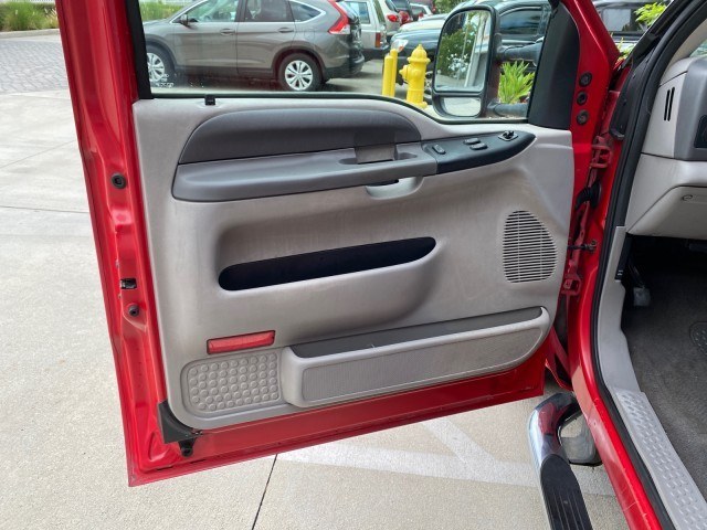 2001 Red /Medium Graphite Ford Super Duty F-250 7.3 TURBO DIESEL XL 1 OWNER (3FTNX20F31M) with an 7.3L DI V8 Turbo-Diesel Power Stroke Engine engine, Automatic transmission, located at 4701 North Dixie Hwy, Pompano Beach, FL, 33064, (954) 422-2889, 26.240938, -80.123474 - OUR WEBPAGE FLORIDACARS1.COM HAS OVER 100 PHOTOS AND FREE CARFAX LINK 2001 Ford F-250 Super Duty Lariat 1 OWNER 4 Door Extended Cab Pickup 7.3L V8 F Diesel Rear Wheel Drive Features ABS Brakes Air Conditioning Alloy Wheels AM/FM Stereo Automatic Transmission CD Audio Cruise Control Cloth Seats Overh- Photo#42