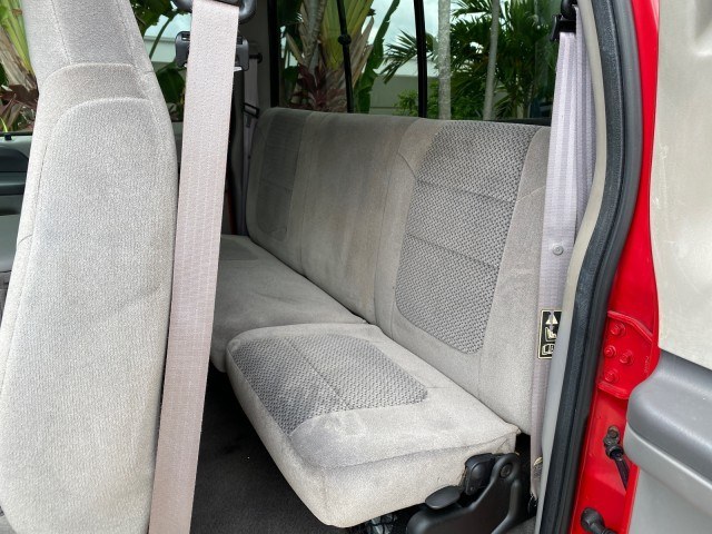 2001 Red /Medium Graphite Ford Super Duty F-250 7.3 TURBO DIESEL XL 1 OWNER (3FTNX20F31M) with an 7.3L DI V8 Turbo-Diesel Power Stroke Engine engine, Automatic transmission, located at 4701 North Dixie Hwy, Pompano Beach, FL, 33064, (954) 422-2889, 26.240938, -80.123474 - OUR WEBPAGE FLORIDACARS1.COM HAS OVER 100 PHOTOS AND FREE CARFAX LINK 2001 Ford F-250 Super Duty Lariat 1 OWNER 4 Door Extended Cab Pickup 7.3L V8 F Diesel Rear Wheel Drive Features ABS Brakes Air Conditioning Alloy Wheels AM/FM Stereo Automatic Transmission CD Audio Cruise Control Cloth Seats Overh- Photo#71
