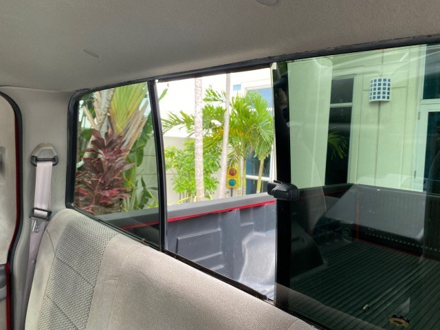 2001 Red /Medium Graphite Ford Super Duty F-250 7.3 TURBO DIESEL XL 1 OWNER (3FTNX20F31M) with an 7.3L DI V8 Turbo-Diesel Power Stroke Engine engine, Automatic transmission, located at 4701 North Dixie Hwy, Pompano Beach, FL, 33064, (954) 422-2889, 26.240938, -80.123474 - OUR WEBPAGE FLORIDACARS1.COM HAS OVER 100 PHOTOS AND FREE CARFAX LINK 2001 Ford F-250 Super Duty Lariat 1 OWNER 4 Door Extended Cab Pickup 7.3L V8 F Diesel Rear Wheel Drive Features ABS Brakes Air Conditioning Alloy Wheels AM/FM Stereo Automatic Transmission CD Audio Cruise Control Cloth Seats Overh- Photo#78