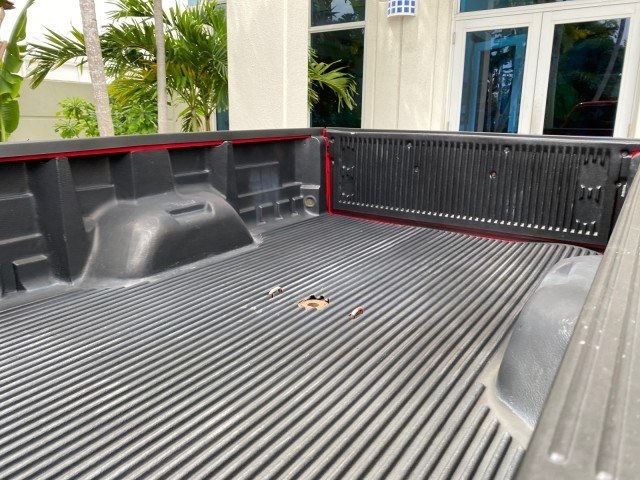 2001 Red /Medium Graphite Ford Super Duty F-250 7.3 TURBO DIESEL XL 1 OWNER (3FTNX20F31M) with an 7.3L DI V8 Turbo-Diesel Power Stroke Engine engine, Automatic transmission, located at 4701 North Dixie Hwy, Pompano Beach, FL, 33064, (954) 422-2889, 26.240938, -80.123474 - OUR WEBPAGE FLORIDACARS1.COM HAS OVER 100 PHOTOS AND FREE CARFAX LINK 2001 Ford F-250 Super Duty Lariat 1 OWNER 4 Door Extended Cab Pickup 7.3L V8 F Diesel Rear Wheel Drive Features ABS Brakes Air Conditioning Alloy Wheels AM/FM Stereo Automatic Transmission CD Audio Cruise Control Cloth Seats Overh- Photo#87