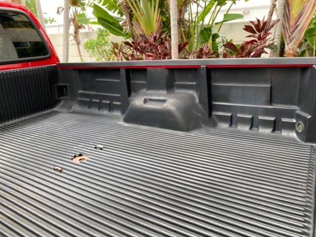 2001 Red /Medium Graphite Ford Super Duty F-250 7.3 TURBO DIESEL XL 1 OWNER (3FTNX20F31M) with an 7.3L DI V8 Turbo-Diesel Power Stroke Engine engine, Automatic transmission, located at 4701 North Dixie Hwy, Pompano Beach, FL, 33064, (954) 422-2889, 26.240938, -80.123474 - OUR WEBPAGE FLORIDACARS1.COM HAS OVER 100 PHOTOS AND FREE CARFAX LINK 2001 Ford F-250 Super Duty Lariat 1 OWNER 4 Door Extended Cab Pickup 7.3L V8 F Diesel Rear Wheel Drive Features ABS Brakes Air Conditioning Alloy Wheels AM/FM Stereo Automatic Transmission CD Audio Cruise Control Cloth Seats Overh- Photo#92