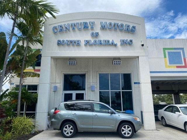 2006 Light Green Metallic /Ash Toyota RAV4 4X4Limited LOW MILES 67,531 (JTMBD31V766) with an 2.4L DOHC SFI 16-Valve VVT-i 4-Cyl Engine engine, Automatic transmission, located at 4701 North Dixie Hwy, Pompano Beach, FL, 33064, (954) 422-2889, 26.240938, -80.123474 - OUR WEBPAGE FLORIDACARS1.COM HAS OVER 100 PHOTOS AND FREE CARFAX LINK 2006 Toyota Rav4 Limited 4WD/AWD 4 Door Wagon/Sport Utility 2.4L I4 F DOHC 16V Gasoline 23 MPG All Wheel Drive Features 4WD/AWD ABS Brakes Air Conditioning Alloy Wheels AM/FM Stereo Automatic Transmission CD Audio Cloth Seats Crui- Photo#0