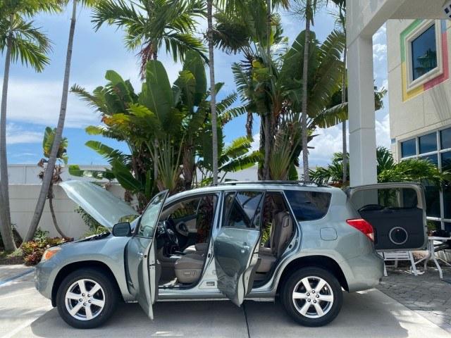 2006 Light Green Metallic /Ash Toyota RAV4 4X4Limited LOW MILES 67,531 (JTMBD31V766) with an 2.4L DOHC SFI 16-Valve VVT-i 4-Cyl Engine engine, Automatic transmission, located at 4701 North Dixie Hwy, Pompano Beach, FL, 33064, (954) 422-2889, 26.240938, -80.123474 - OUR WEBPAGE FLORIDACARS1.COM HAS OVER 100 PHOTOS AND FREE CARFAX LINK 2006 Toyota Rav4 Limited 4WD/AWD 4 Door Wagon/Sport Utility 2.4L I4 F DOHC 16V Gasoline 23 MPG All Wheel Drive Features 4WD/AWD ABS Brakes Air Conditioning Alloy Wheels AM/FM Stereo Automatic Transmission CD Audio Cloth Seats Crui- Photo#8