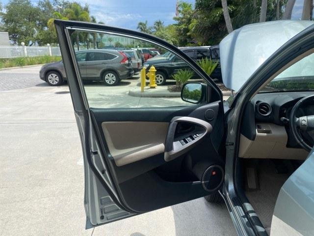2006 Light Green Metallic /Ash Toyota RAV4 4X4Limited LOW MILES 67,531 (JTMBD31V766) with an 2.4L DOHC SFI 16-Valve VVT-i 4-Cyl Engine engine, Automatic transmission, located at 4701 North Dixie Hwy, Pompano Beach, FL, 33064, (954) 422-2889, 26.240938, -80.123474 - OUR WEBPAGE FLORIDACARS1.COM HAS OVER 100 PHOTOS AND FREE CARFAX LINK 2006 Toyota Rav4 Limited 4WD/AWD 4 Door Wagon/Sport Utility 2.4L I4 F DOHC 16V Gasoline 23 MPG All Wheel Drive Features 4WD/AWD ABS Brakes Air Conditioning Alloy Wheels AM/FM Stereo Automatic Transmission CD Audio Cloth Seats Crui- Photo#9
