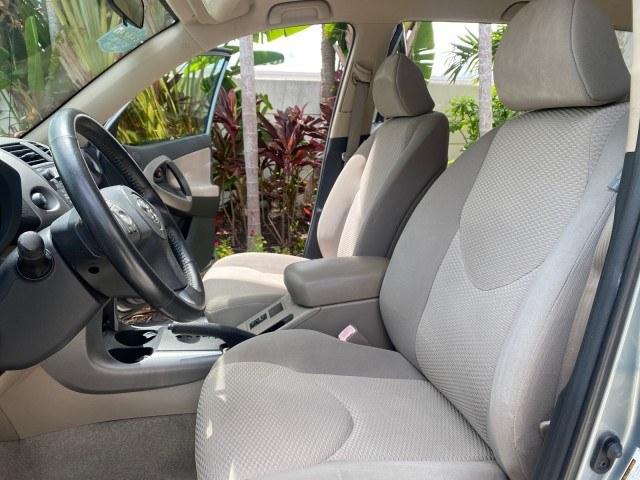 2006 Light Green Metallic /Ash Toyota RAV4 4X4Limited LOW MILES 67,531 (JTMBD31V766) with an 2.4L DOHC SFI 16-Valve VVT-i 4-Cyl Engine engine, Automatic transmission, located at 4701 North Dixie Hwy, Pompano Beach, FL, 33064, (954) 422-2889, 26.240938, -80.123474 - OUR WEBPAGE FLORIDACARS1.COM HAS OVER 100 PHOTOS AND FREE CARFAX LINK 2006 Toyota Rav4 Limited 4WD/AWD 4 Door Wagon/Sport Utility 2.4L I4 F DOHC 16V Gasoline 23 MPG All Wheel Drive Features 4WD/AWD ABS Brakes Air Conditioning Alloy Wheels AM/FM Stereo Automatic Transmission CD Audio Cloth Seats Crui- Photo#10