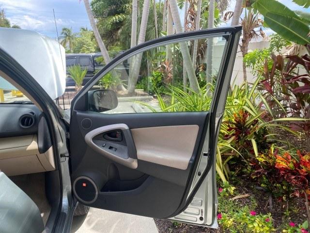 2006 Light Green Metallic /Ash Toyota RAV4 4X4Limited LOW MILES 67,531 (JTMBD31V766) with an 2.4L DOHC SFI 16-Valve VVT-i 4-Cyl Engine engine, Automatic transmission, located at 4701 North Dixie Hwy, Pompano Beach, FL, 33064, (954) 422-2889, 26.240938, -80.123474 - OUR WEBPAGE FLORIDACARS1.COM HAS OVER 100 PHOTOS AND FREE CARFAX LINK 2006 Toyota Rav4 Limited 4WD/AWD 4 Door Wagon/Sport Utility 2.4L I4 F DOHC 16V Gasoline 23 MPG All Wheel Drive Features 4WD/AWD ABS Brakes Air Conditioning Alloy Wheels AM/FM Stereo Automatic Transmission CD Audio Cloth Seats Crui- Photo#11