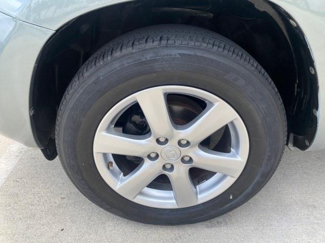 2006 Light Green Metallic /Ash Toyota RAV4 4X4Limited LOW MILES 67,531 (JTMBD31V766) with an 2.4L DOHC SFI 16-Valve VVT-i 4-Cyl Engine engine, Automatic transmission, located at 4701 North Dixie Hwy, Pompano Beach, FL, 33064, (954) 422-2889, 26.240938, -80.123474 - OUR WEBPAGE FLORIDACARS1.COM HAS OVER 100 PHOTOS AND FREE CARFAX LINK 2006 Toyota Rav4 Limited 4WD/AWD 4 Door Wagon/Sport Utility 2.4L I4 F DOHC 16V Gasoline 23 MPG All Wheel Drive Features 4WD/AWD ABS Brakes Air Conditioning Alloy Wheels AM/FM Stereo Automatic Transmission CD Audio Cloth Seats Crui- Photo#19