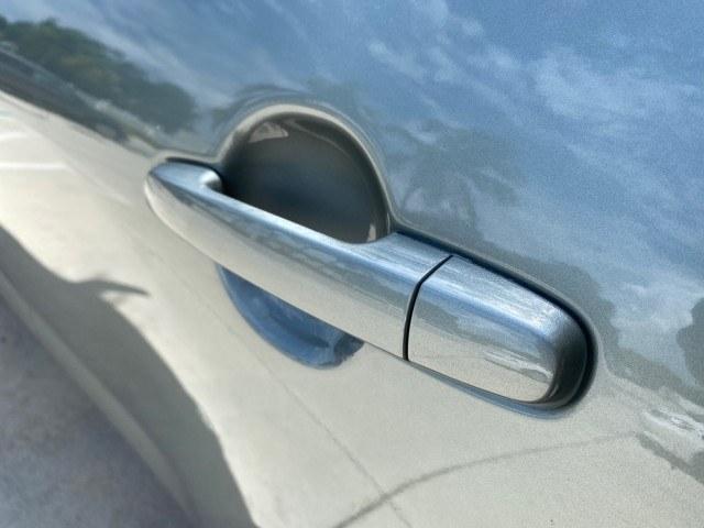 2006 Light Green Metallic /Ash Toyota RAV4 4X4Limited LOW MILES 67,531 (JTMBD31V766) with an 2.4L DOHC SFI 16-Valve VVT-i 4-Cyl Engine engine, Automatic transmission, located at 4701 North Dixie Hwy, Pompano Beach, FL, 33064, (954) 422-2889, 26.240938, -80.123474 - OUR WEBPAGE FLORIDACARS1.COM HAS OVER 100 PHOTOS AND FREE CARFAX LINK 2006 Toyota Rav4 Limited 4WD/AWD 4 Door Wagon/Sport Utility 2.4L I4 F DOHC 16V Gasoline 23 MPG All Wheel Drive Features 4WD/AWD ABS Brakes Air Conditioning Alloy Wheels AM/FM Stereo Automatic Transmission CD Audio Cloth Seats Crui- Photo#76