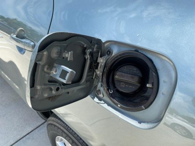 2006 Light Green Metallic /Ash Toyota RAV4 4X4Limited LOW MILES 67,531 (JTMBD31V766) with an 2.4L DOHC SFI 16-Valve VVT-i 4-Cyl Engine engine, Automatic transmission, located at 4701 North Dixie Hwy, Pompano Beach, FL, 33064, (954) 422-2889, 26.240938, -80.123474 - OUR WEBPAGE FLORIDACARS1.COM HAS OVER 100 PHOTOS AND FREE CARFAX LINK 2006 Toyota Rav4 Limited 4WD/AWD 4 Door Wagon/Sport Utility 2.4L I4 F DOHC 16V Gasoline 23 MPG All Wheel Drive Features 4WD/AWD ABS Brakes Air Conditioning Alloy Wheels AM/FM Stereo Automatic Transmission CD Audio Cloth Seats Crui- Photo#92