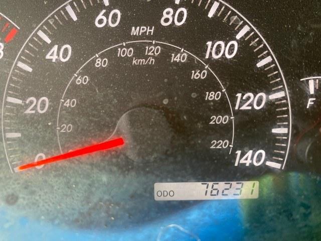 2005 Black /Taupe Toyota Camry XLE LOW MILES 76,231 1 OWNER (4T1BF32K25U) with an 3.0L DOHC MPFI Vvti 24-Valve V6 Engine engine, Automatic transmission, located at 4701 North Dixie Hwy, Pompano Beach, FL, 33064, (954) 422-2889, 26.240938, -80.123474 - OUR WEBPAGE FLORIDACARS1.COM HAS OVER 100 PHOTOS AND FREE CARFAX LINK 2005 Toyota Camry XLE V6 1 OWNER Sedan 4 DR 3.0L V6 F DOHC 24V Gasoline 28 MPG Front Wheel Drive Features ABS Brakes Air Conditioning Alloy Wheels AM/FM Stereo Automatic Transmission Cassette Player CD Audio Cruise Control JBL Sou- Photo#18