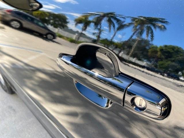 2005 Black /Taupe Toyota Camry XLE LOW MILES 76,231 1 OWNER (4T1BF32K25U) with an 3.0L DOHC MPFI Vvti 24-Valve V6 Engine engine, Automatic transmission, located at 4701 North Dixie Hwy, Pompano Beach, FL, 33064, (954) 422-2889, 26.240938, -80.123474 - OUR WEBPAGE FLORIDACARS1.COM HAS OVER 100 PHOTOS AND FREE CARFAX LINK 2005 Toyota Camry XLE V6 1 OWNER Sedan 4 DR 3.0L V6 F DOHC 24V Gasoline 28 MPG Front Wheel Drive Features ABS Brakes Air Conditioning Alloy Wheels AM/FM Stereo Automatic Transmission Cassette Player CD Audio Cruise Control JBL Sou- Photo#38
