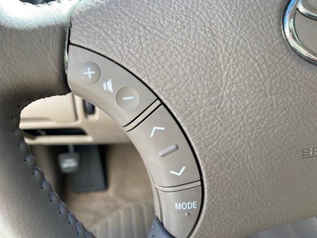 2005 Black /Taupe Toyota Camry XLE LOW MILES 76,231 1 OWNER (4T1BF32K25U) with an 3.0L DOHC MPFI Vvti 24-Valve V6 Engine engine, Automatic transmission, located at 4701 North Dixie Hwy, Pompano Beach, FL, 33064, (954) 422-2889, 26.240938, -80.123474 - OUR WEBPAGE FLORIDACARS1.COM HAS OVER 100 PHOTOS AND FREE CARFAX LINK 2005 Toyota Camry XLE V6 1 OWNER Sedan 4 DR 3.0L V6 F DOHC 24V Gasoline 28 MPG Front Wheel Drive Features ABS Brakes Air Conditioning Alloy Wheels AM/FM Stereo Automatic Transmission Cassette Player CD Audio Cruise Control JBL Sou- Photo#49