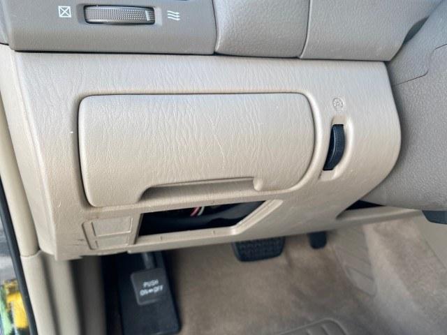 2005 Black /Taupe Toyota Camry XLE LOW MILES 76,231 1 OWNER (4T1BF32K25U) with an 3.0L DOHC MPFI Vvti 24-Valve V6 Engine engine, Automatic transmission, located at 4701 North Dixie Hwy, Pompano Beach, FL, 33064, (954) 422-2889, 26.240938, -80.123474 - OUR WEBPAGE FLORIDACARS1.COM HAS OVER 100 PHOTOS AND FREE CARFAX LINK 2005 Toyota Camry XLE V6 1 OWNER Sedan 4 DR 3.0L V6 F DOHC 24V Gasoline 28 MPG Front Wheel Drive Features ABS Brakes Air Conditioning Alloy Wheels AM/FM Stereo Automatic Transmission Cassette Player CD Audio Cruise Control JBL Sou- Photo#53