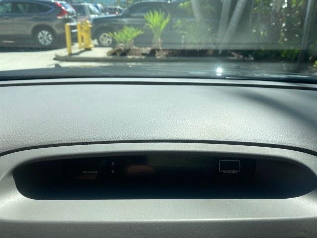 2005 Black /Taupe Toyota Camry XLE LOW MILES 76,231 1 OWNER (4T1BF32K25U) with an 3.0L DOHC MPFI Vvti 24-Valve V6 Engine engine, Automatic transmission, located at 4701 North Dixie Hwy, Pompano Beach, FL, 33064, (954) 422-2889, 26.240938, -80.123474 - OUR WEBPAGE FLORIDACARS1.COM HAS OVER 100 PHOTOS AND FREE CARFAX LINK 2005 Toyota Camry XLE V6 1 OWNER Sedan 4 DR 3.0L V6 F DOHC 24V Gasoline 28 MPG Front Wheel Drive Features ABS Brakes Air Conditioning Alloy Wheels AM/FM Stereo Automatic Transmission Cassette Player CD Audio Cruise Control JBL Sou- Photo#58