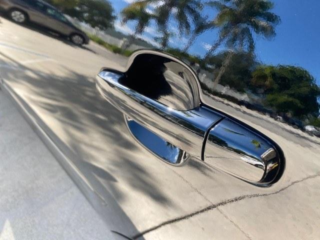 2005 Black /Taupe Toyota Camry XLE LOW MILES 76,231 1 OWNER (4T1BF32K25U) with an 3.0L DOHC MPFI Vvti 24-Valve V6 Engine engine, Automatic transmission, located at 4701 North Dixie Hwy, Pompano Beach, FL, 33064, (954) 422-2889, 26.240938, -80.123474 - OUR WEBPAGE FLORIDACARS1.COM HAS OVER 100 PHOTOS AND FREE CARFAX LINK 2005 Toyota Camry XLE V6 1 OWNER Sedan 4 DR 3.0L V6 F DOHC 24V Gasoline 28 MPG Front Wheel Drive Features ABS Brakes Air Conditioning Alloy Wheels AM/FM Stereo Automatic Transmission Cassette Player CD Audio Cruise Control JBL Sou- Photo#78