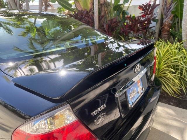 2005 Black /Taupe Toyota Camry XLE LOW MILES 76,231 1 OWNER (4T1BF32K25U) with an 3.0L DOHC MPFI Vvti 24-Valve V6 Engine engine, Automatic transmission, located at 4701 North Dixie Hwy, Pompano Beach, FL, 33064, (954) 422-2889, 26.240938, -80.123474 - OUR WEBPAGE FLORIDACARS1.COM HAS OVER 100 PHOTOS AND FREE CARFAX LINK 2005 Toyota Camry XLE V6 1 OWNER Sedan 4 DR 3.0L V6 F DOHC 24V Gasoline 28 MPG Front Wheel Drive Features ABS Brakes Air Conditioning Alloy Wheels AM/FM Stereo Automatic Transmission Cassette Player CD Audio Cruise Control JBL Sou- Photo#98