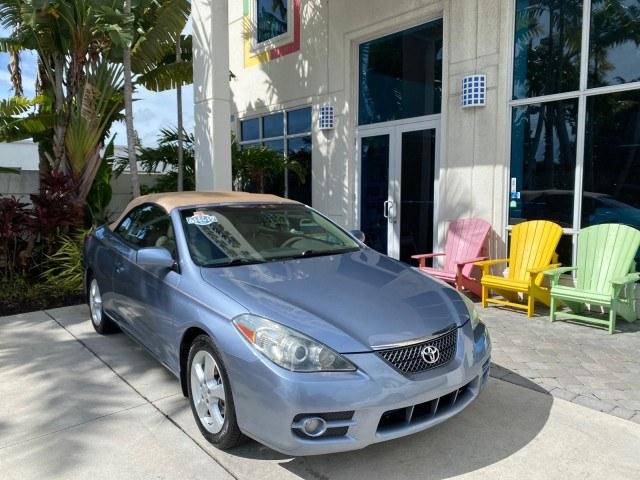 2007 Cosmic Blue Metallic /Ivory Toyota Camry Solara SLE LOW MILES 39,944 1 OWNER (4T1FA38P97U) with an 3.3L DOHC SMPI VVT-i 24-Valve V6 Engine engine, Automatic transmission, located at 4701 North Dixie Hwy, Pompano Beach, FL, 33064, (954) 422-2889, 26.240938, -80.123474 - OUR WEBPAGE FLORIDACARS1.COM HAS OVER 100 PHOTOS AND FREE CARFAX LINK 2007 Toyota Camry Solara SLE V6 1 OWNER Convertible 3.3L V6 F DOHC 24V Gasoline 29 MPG Front Wheel Drive Features ABS Brakes Air Conditioning Alloy Wheels AM/FM Stereo Automatic Transmission Auxiliary Audio Input Bluetooth Technol- Photo#1