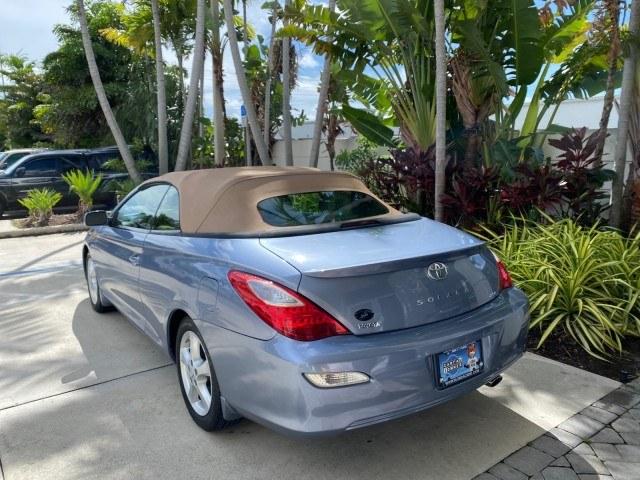 2007 Cosmic Blue Metallic /Ivory Toyota Camry Solara SLE LOW MILES 39,944 1 OWNER (4T1FA38P97U) with an 3.3L DOHC SMPI VVT-i 24-Valve V6 Engine engine, Automatic transmission, located at 4701 North Dixie Hwy, Pompano Beach, FL, 33064, (954) 422-2889, 26.240938, -80.123474 - OUR WEBPAGE FLORIDACARS1.COM HAS OVER 100 PHOTOS AND FREE CARFAX LINK 2007 Toyota Camry Solara SLE V6 1 OWNER Convertible 3.3L V6 F DOHC 24V Gasoline 29 MPG Front Wheel Drive Features ABS Brakes Air Conditioning Alloy Wheels AM/FM Stereo Automatic Transmission Auxiliary Audio Input Bluetooth Technol- Photo#5