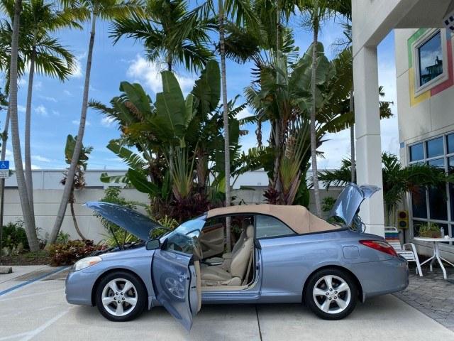 2007 Cosmic Blue Metallic /Ivory Toyota Camry Solara SLE LOW MILES 39,944 1 OWNER (4T1FA38P97U) with an 3.3L DOHC SMPI VVT-i 24-Valve V6 Engine engine, Automatic transmission, located at 4701 North Dixie Hwy, Pompano Beach, FL, 33064, (954) 422-2889, 26.240938, -80.123474 - OUR WEBPAGE FLORIDACARS1.COM HAS OVER 100 PHOTOS AND FREE CARFAX LINK 2007 Toyota Camry Solara SLE V6 1 OWNER Convertible 3.3L V6 F DOHC 24V Gasoline 29 MPG Front Wheel Drive Features ABS Brakes Air Conditioning Alloy Wheels AM/FM Stereo Automatic Transmission Auxiliary Audio Input Bluetooth Technol- Photo#8