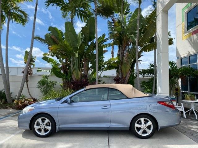 2007 Cosmic Blue Metallic /Ivory Toyota Camry Solara SLE LOW MILES 39,944 1 OWNER (4T1FA38P97U) with an 3.3L DOHC SMPI VVT-i 24-Valve V6 Engine engine, Automatic transmission, located at 4701 North Dixie Hwy, Pompano Beach, FL, 33064, (954) 422-2889, 26.240938, -80.123474 - OUR WEBPAGE FLORIDACARS1.COM HAS OVER 100 PHOTOS AND FREE CARFAX LINK 2007 Toyota Camry Solara SLE V6 1 OWNER Convertible 3.3L V6 F DOHC 24V Gasoline 29 MPG Front Wheel Drive Features ABS Brakes Air Conditioning Alloy Wheels AM/FM Stereo Automatic Transmission Auxiliary Audio Input Bluetooth Technol- Photo#34