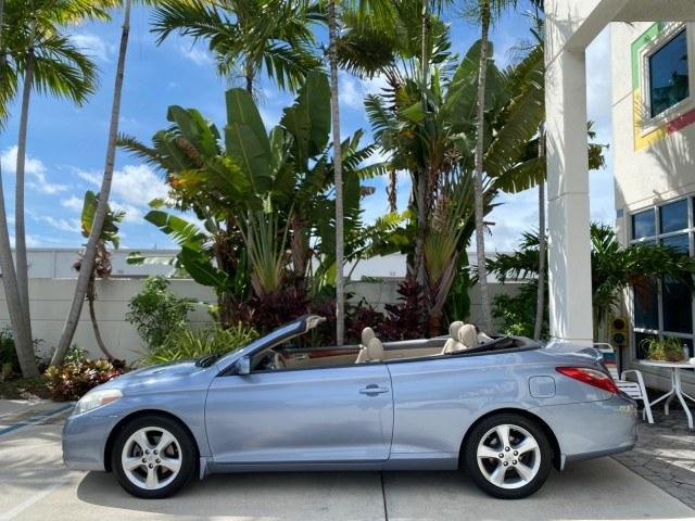 2007 Cosmic Blue Metallic /Ivory Toyota Camry Solara SLE LOW MILES 39,944 1 OWNER (4T1FA38P97U) with an 3.3L DOHC SMPI VVT-i 24-Valve V6 Engine engine, Automatic transmission, located at 4701 North Dixie Hwy, Pompano Beach, FL, 33064, (954) 422-2889, 26.240938, -80.123474 - OUR WEBPAGE FLORIDACARS1.COM HAS OVER 100 PHOTOS AND FREE CARFAX LINK 2007 Toyota Camry Solara SLE V6 1 OWNER Convertible 3.3L V6 F DOHC 24V Gasoline 29 MPG Front Wheel Drive Features ABS Brakes Air Conditioning Alloy Wheels AM/FM Stereo Automatic Transmission Auxiliary Audio Input Bluetooth Technol- Photo#35